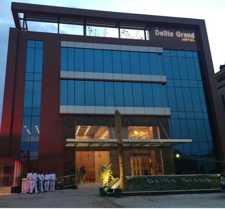 Hotel Delite Grand Faridabad Exterior foto